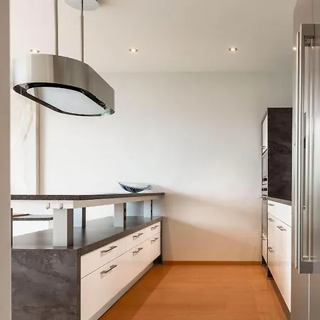 Lebensart-Am-See-Design-Ferienwohnung-Atmos-Direkt-Am-See Appartement Bad Endorf