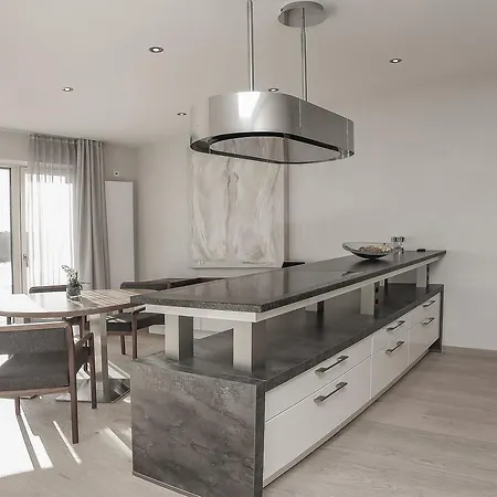 Lebensart-Am-See-Design-Ferienwohnung-Atmos-Direkt-Am-See * Bad Endorf