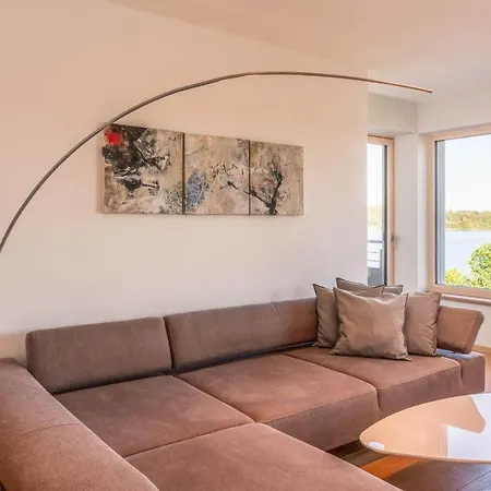 Lebensart-Am-See-Design-Ferienwohnung-Atmos-Direkt-Am-See Apartamento Bad Endorf